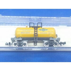 Atlas N Scale Dow Chemical “Beer Can” Tank Car GATX 10243 #3233